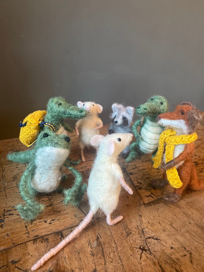 Needle felted animals sculptures