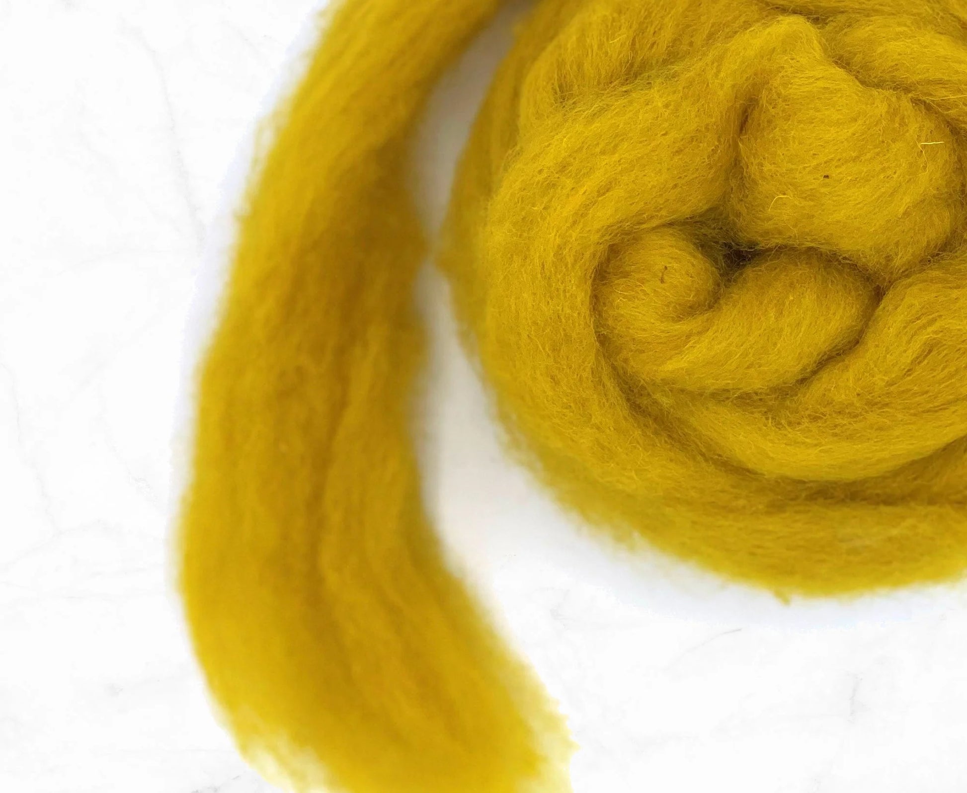 Corriedale carded wool Mustard - 25 gram